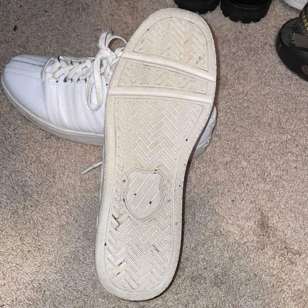 Great condition K Swiss classics. Mens size 12 - Picture 3 of 4